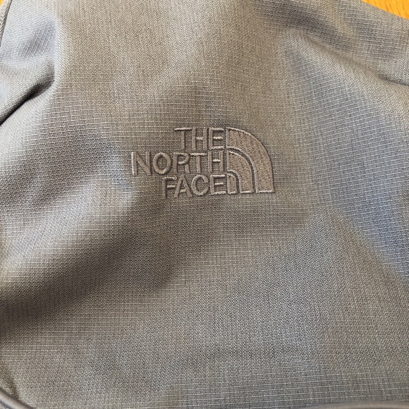 NWT The North Face Women’s Jester 27L Backpack Light Gray main image 4